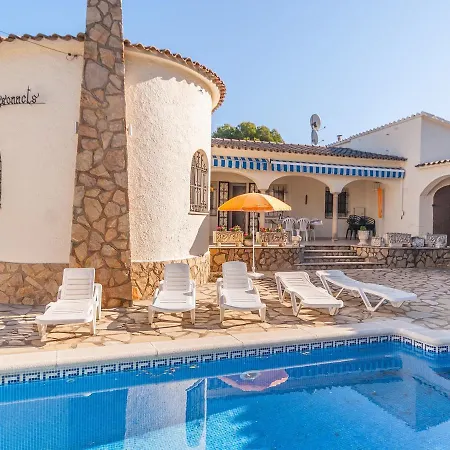 Hébergement de vacances Fantastic With Private Pool In L Escala *
